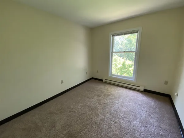 $1,899 | 133 Eastern Avenue, Unit 301, Manchester, NH 03104