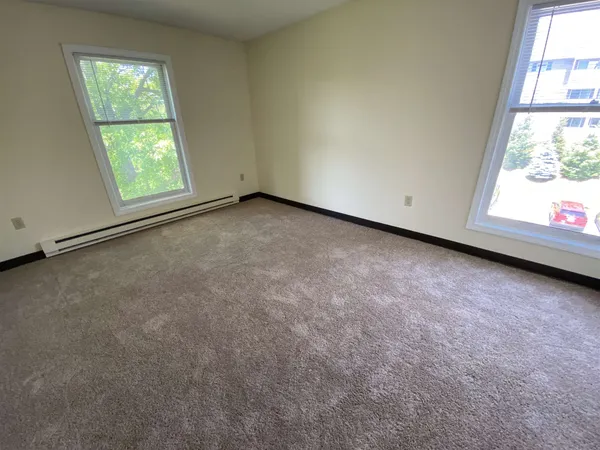 $1,899 | 133 Eastern Avenue, Unit 301, Manchester, NH 03104