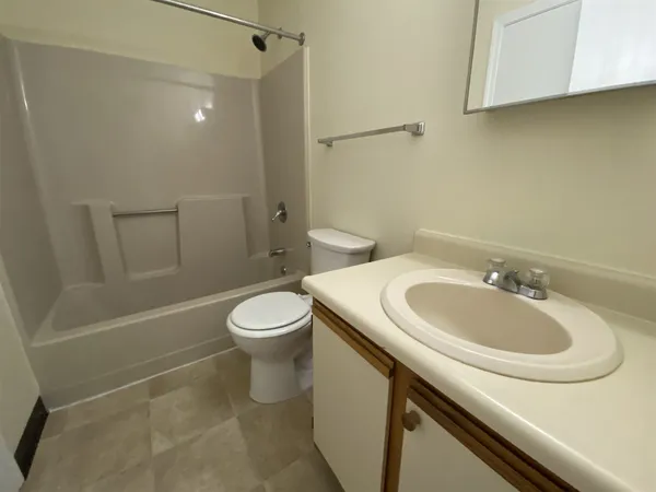 $1,899 | 133 Eastern Avenue, Unit 301, Manchester, NH 03104