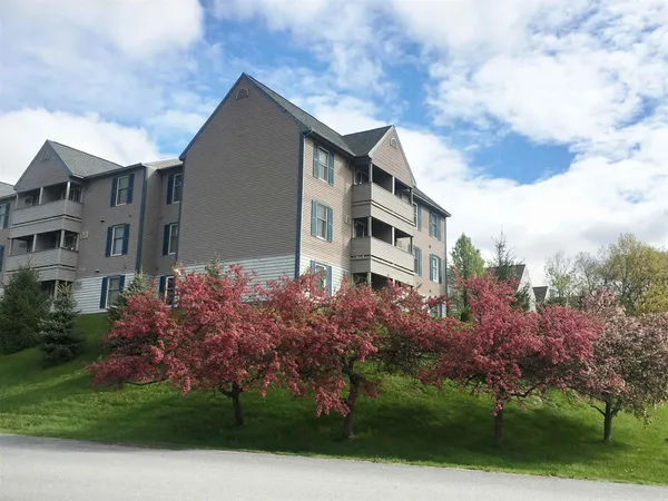 $1,899 | 133 Eastern Avenue, Unit 301, Manchester, NH 03104