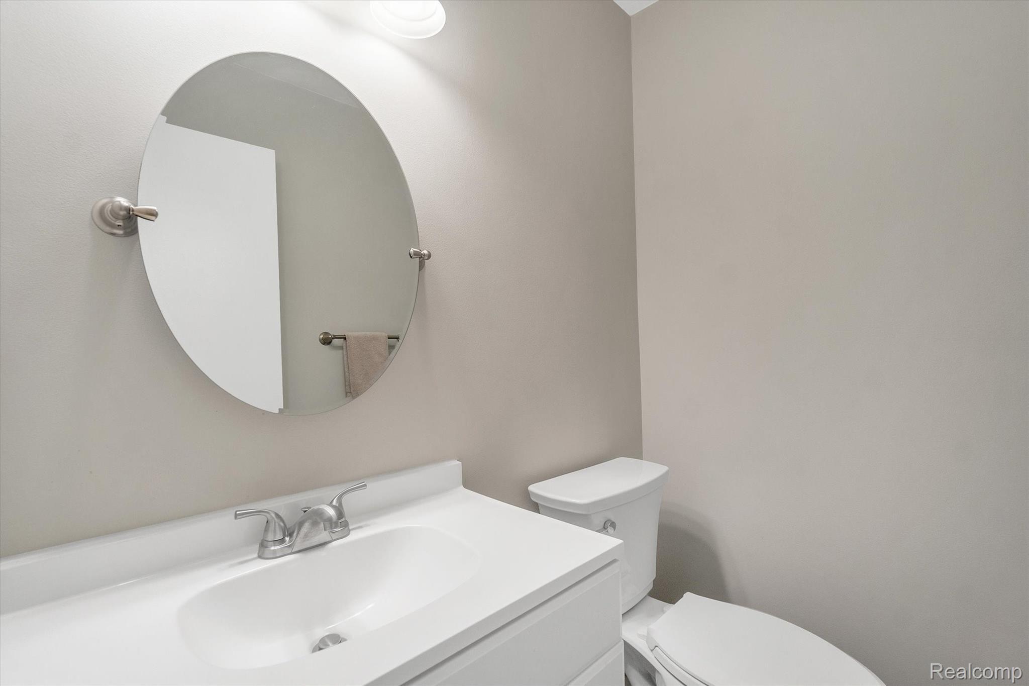 1177 Pine Ridge Court, Unit 135 Rochester, MI 48306 - Photo 16 of 41 17-1177-Pine-Ridge-Ct-WindowStill-Real-Estate-Photography-17.jpg