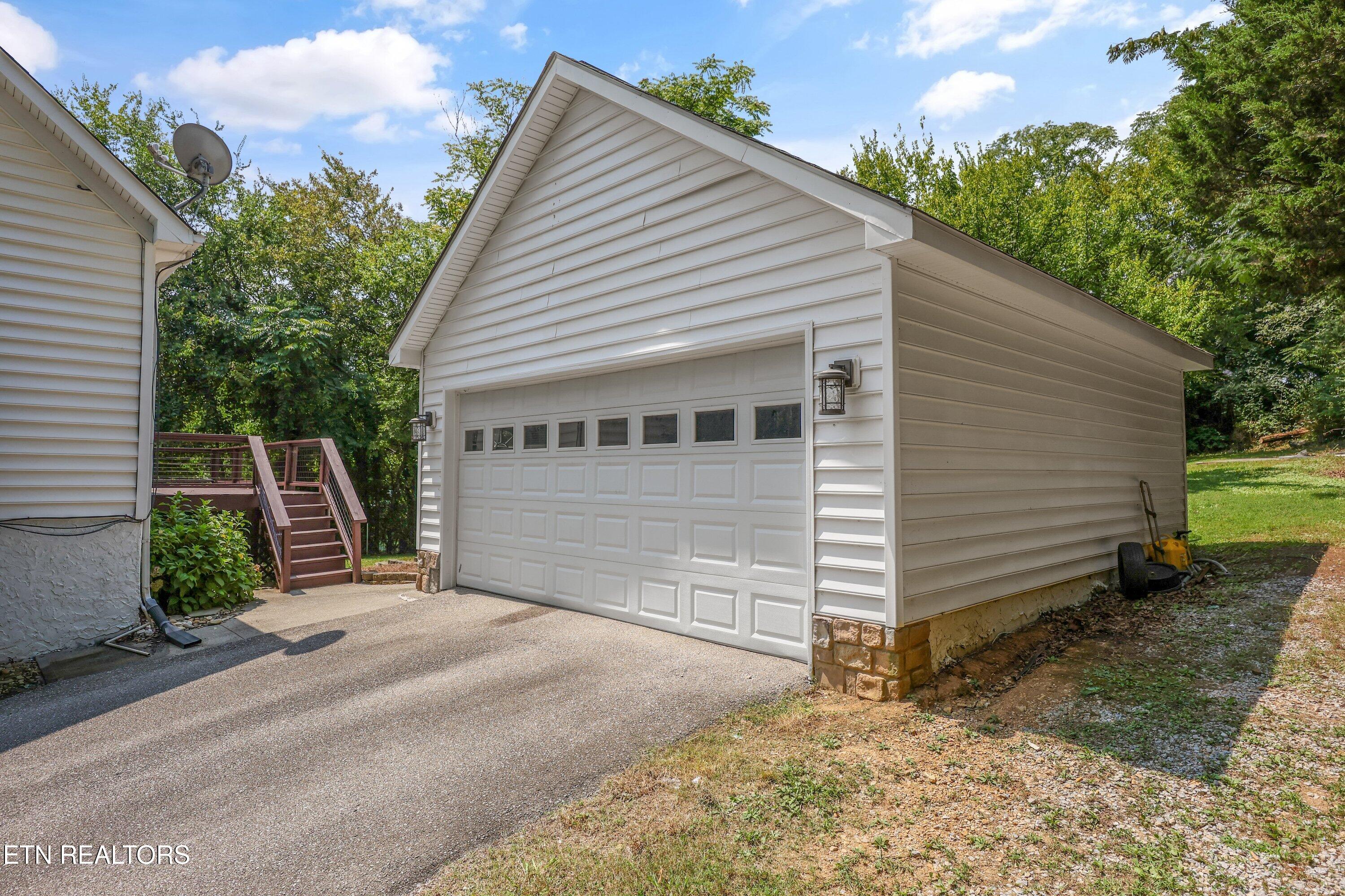 9913 Bluegrass Road Knoxville, TN 37922 - Photo 26 of 33 9913 Bluegrass Rd001 (1)