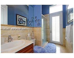 9503 Southwest 89th Place Miami, FL 33176 - Photo 17 of 23 Cabana bath