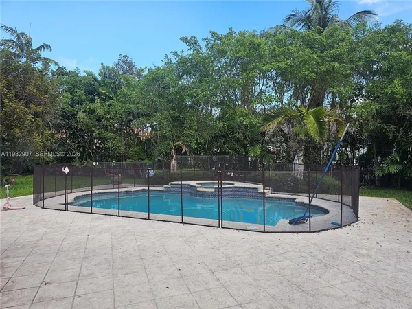 $11,000 | 9503 Southwest 89th Place, Miami, FL 33176