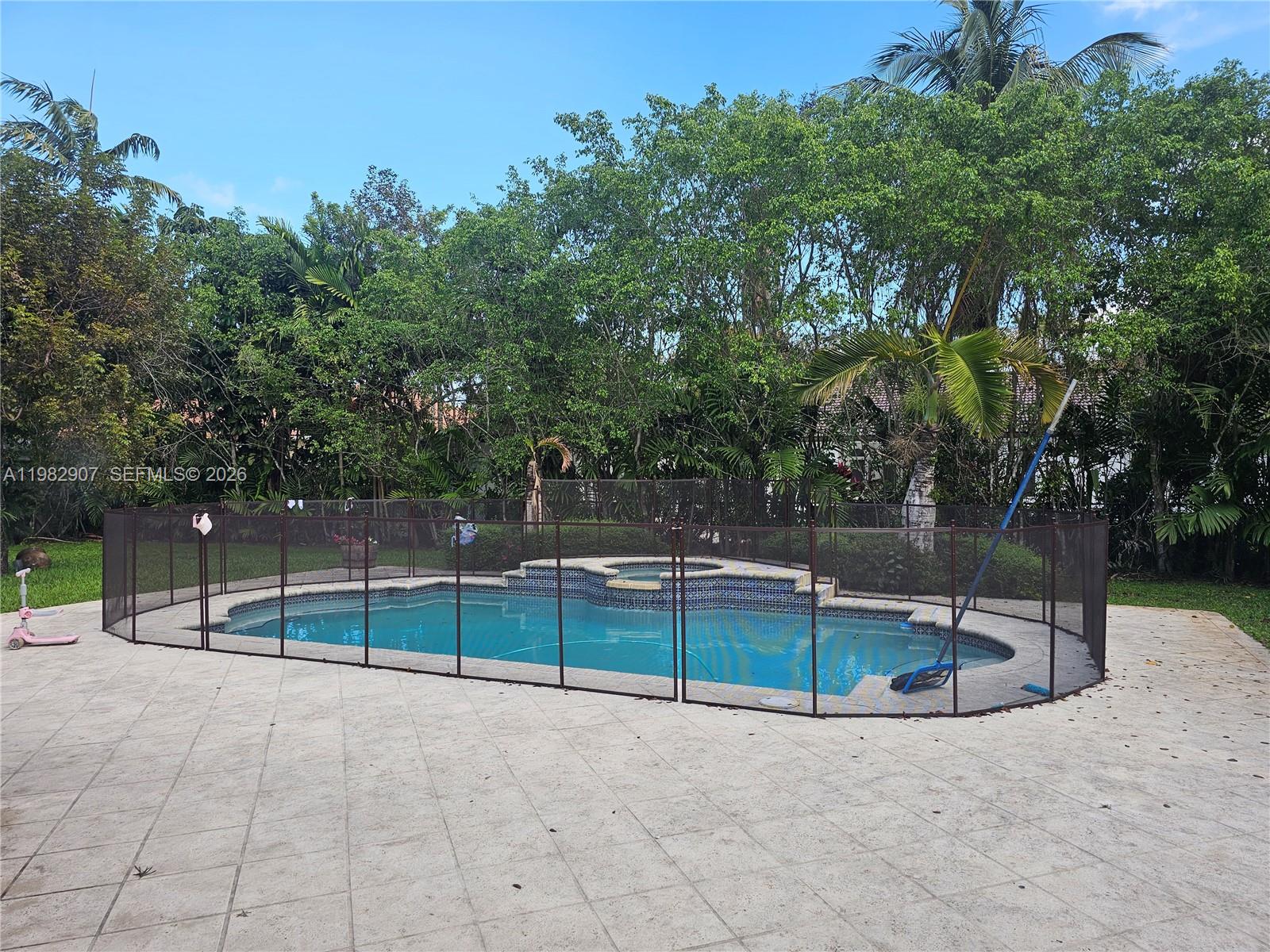 9503 Southwest 89th Place Miami, FL 33176 - Photo 20 of 23 Pool safety net