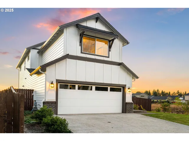 a house view with a outdoor space