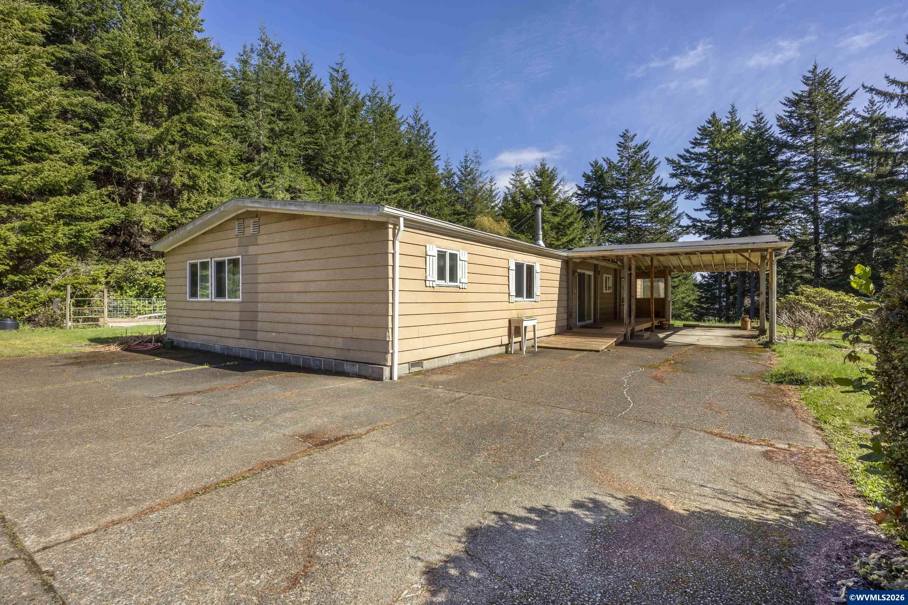 533 North Bayview Road Waldport, OR 97394 - Photo 4 of 49