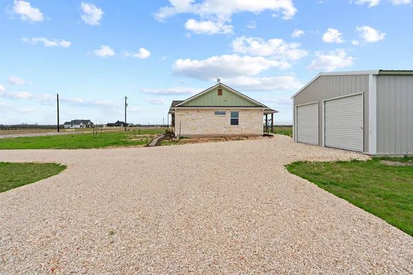 a view of a tennis court