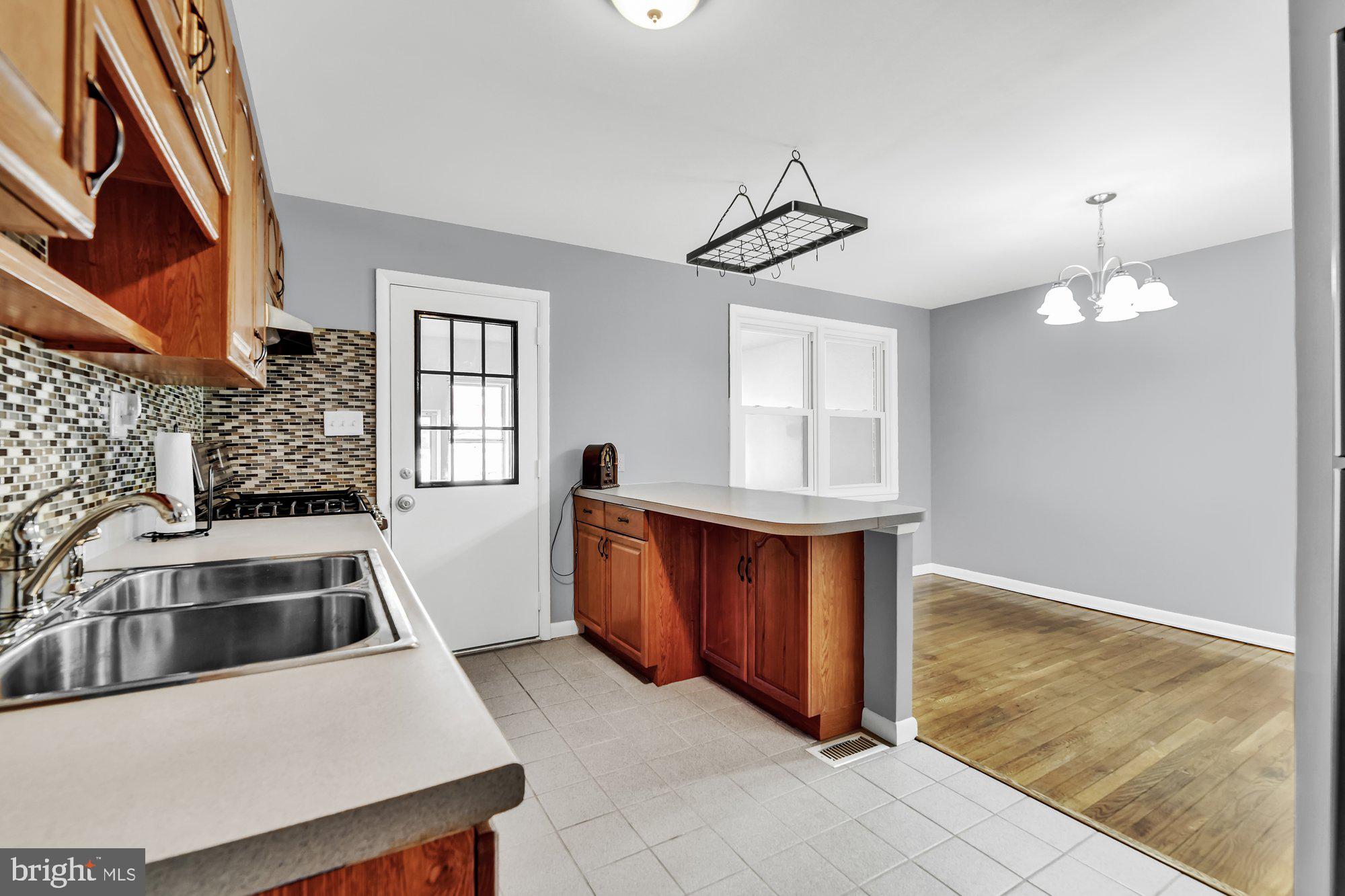 2131 Sunnythorn Road Baltimore, MD 21220 - Photo 12 of 33