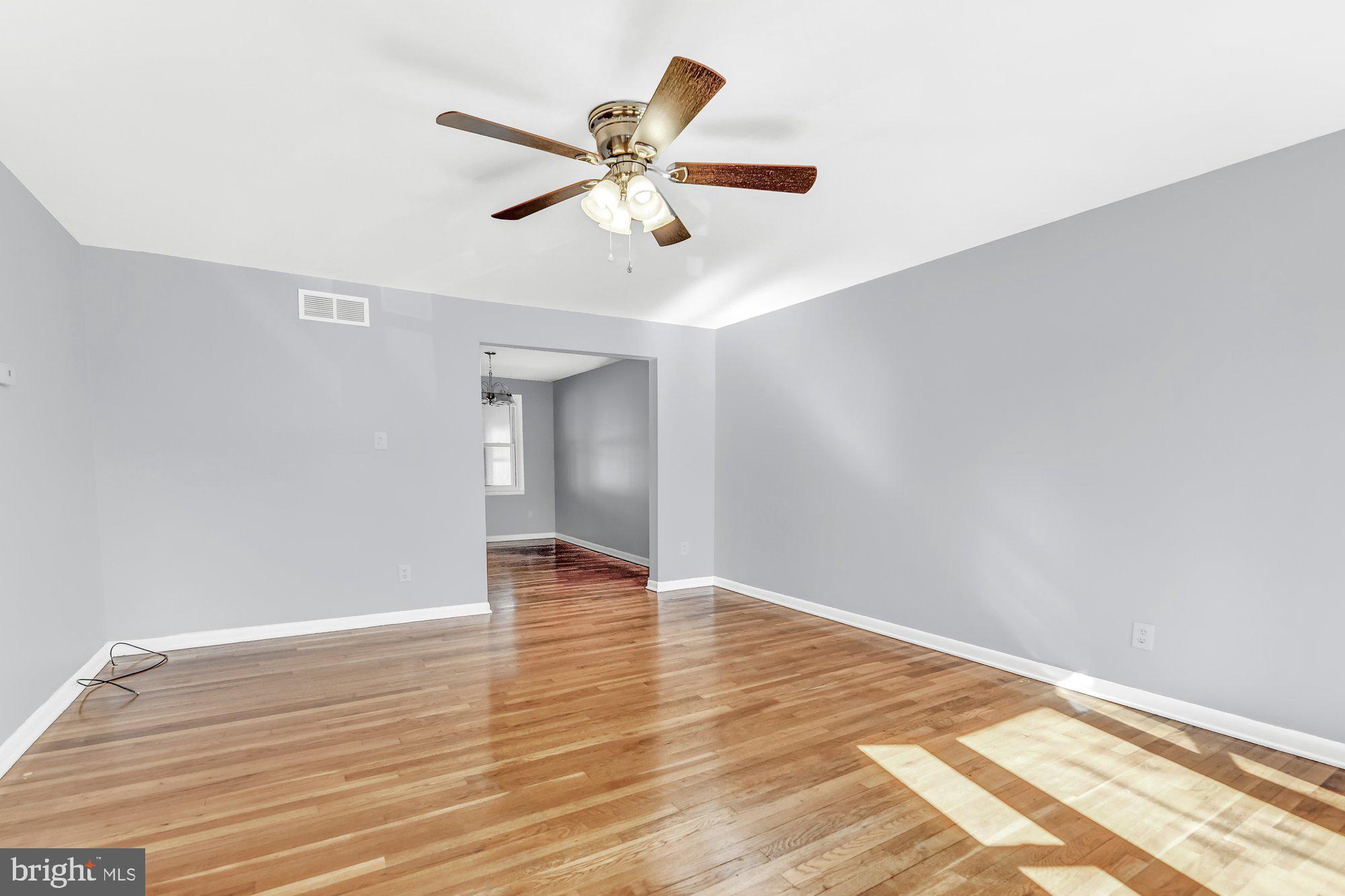 2131 Sunnythorn Road Baltimore, MD 21220 - Photo 4 of 33 Large living space