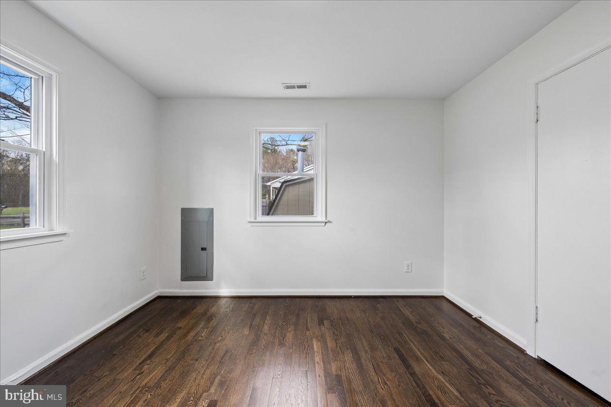 16206 Ashbox Road Brandywine, MD 20613 - Photo 18 of 20 Bright and airy blank canvas room.