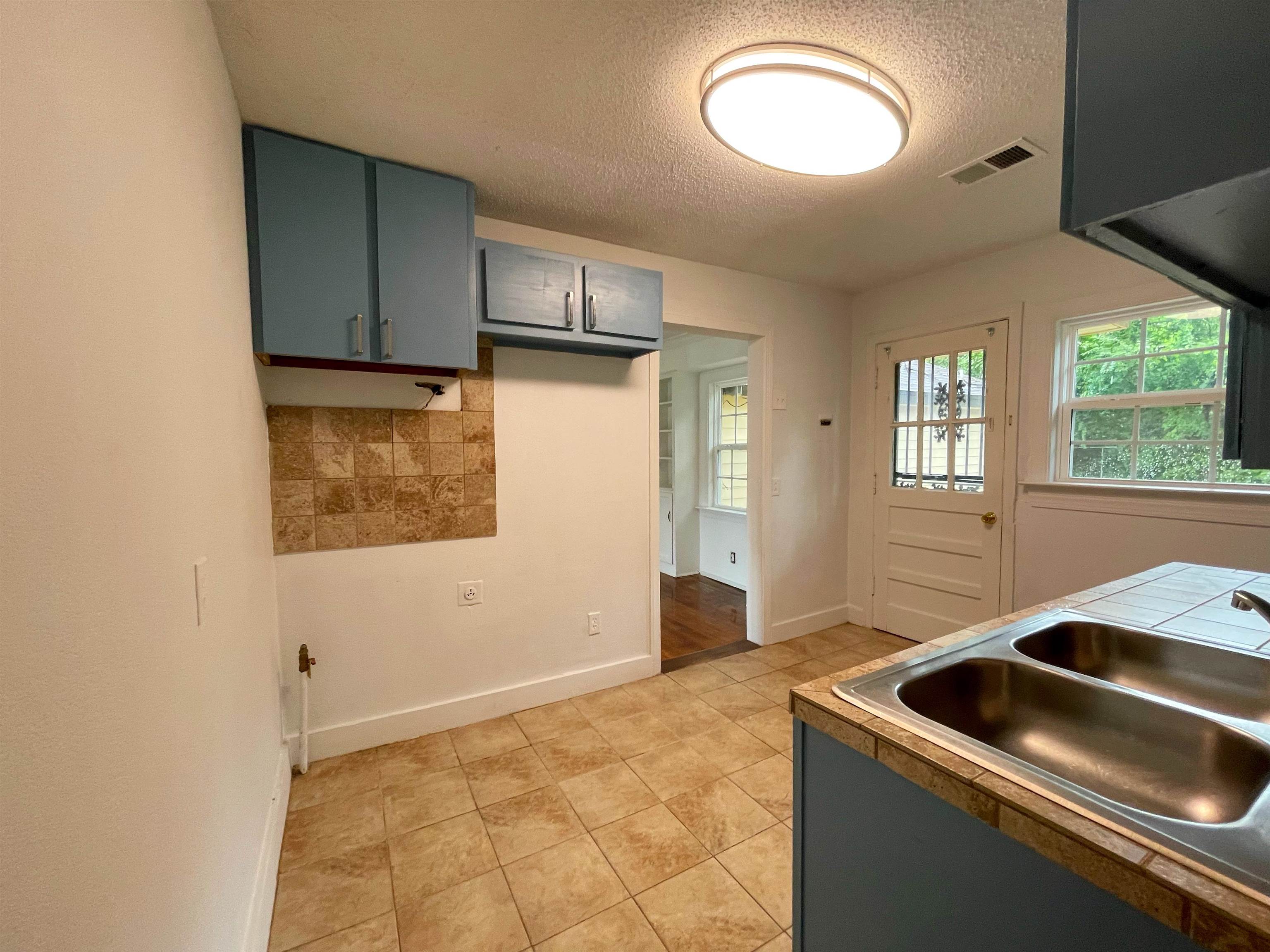 1106 Inman Road Memphis, TN 38111 - Photo 9 of 22 Gallery Image 9