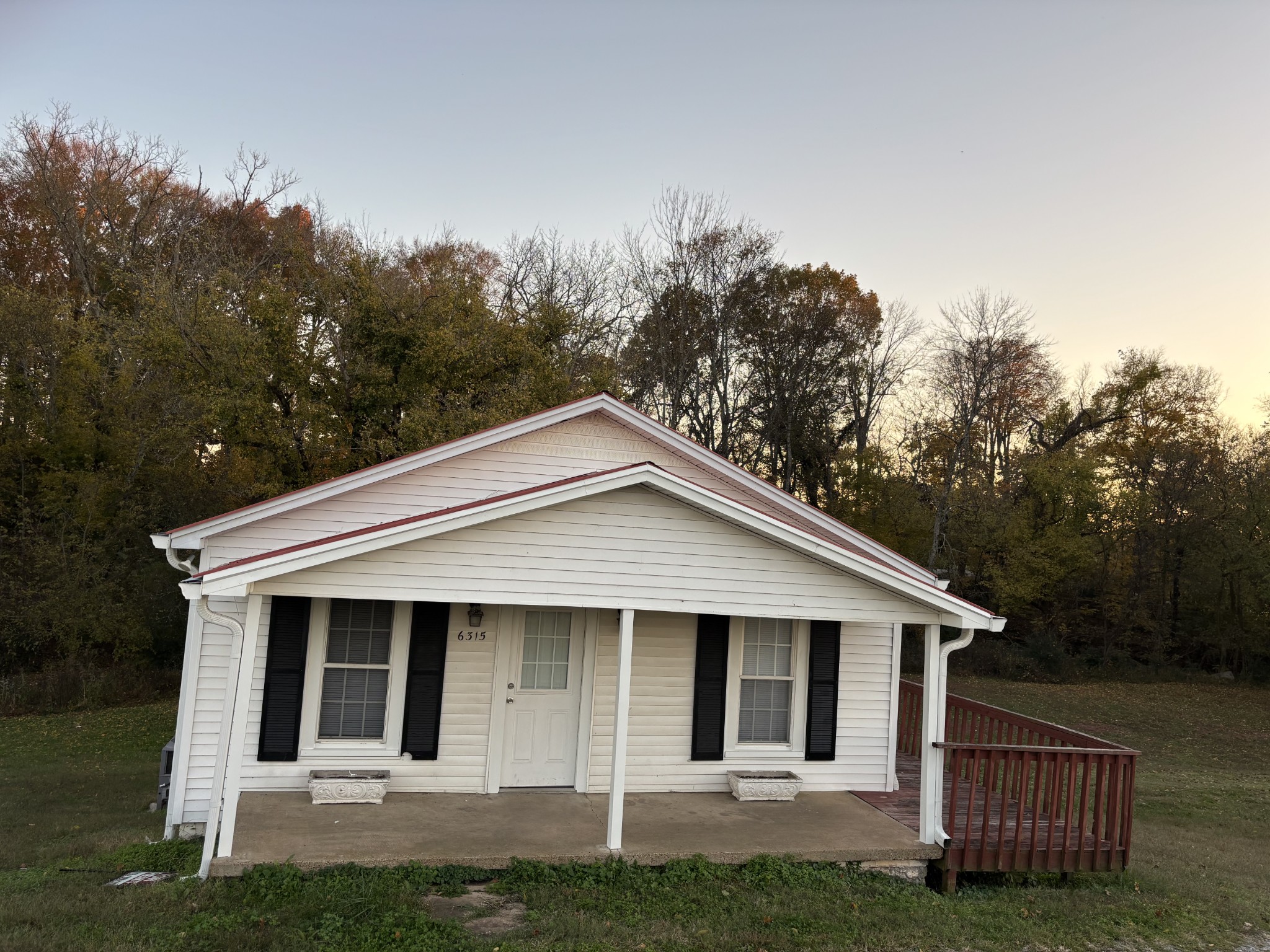 6315 Highway 49 East Springfield, TN 37172 - Photo 2 of 9 a view of a house with yard and a garden