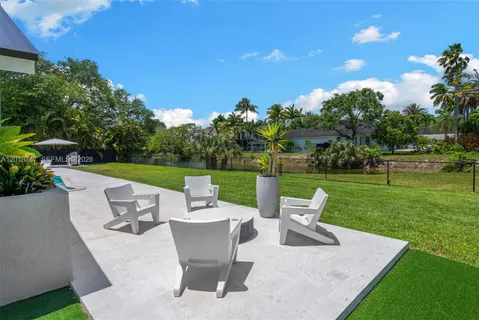 $2,895,000 | 9201 Southwest 102nd Street, Miami, FL 33176