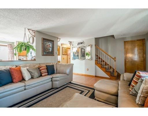 93 Mazarin Street Springfield, MA 01151 - Photo 6 of 30