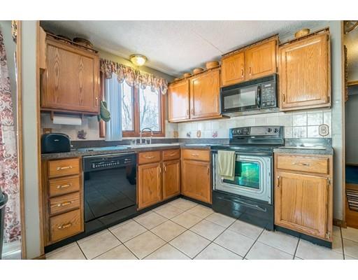 93 Mazarin Street Springfield, MA 01151 - Photo 10 of 30