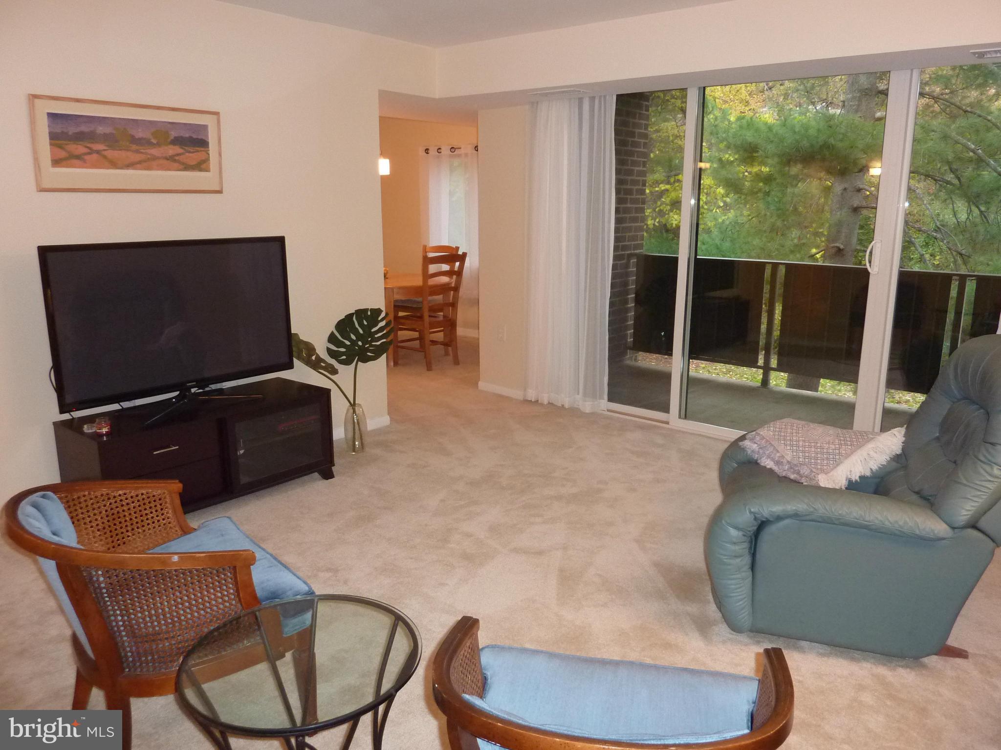 1418 Northgate Square, Unit 12C Reston, VA 20190 - Photo 6 of 19 Living Room
