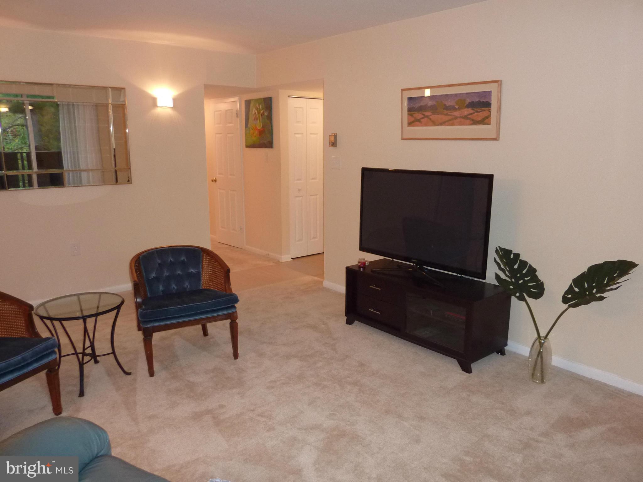 1418 Northgate Square, Unit 12C Reston, VA 20190 - Photo 9 of 19 Living Room