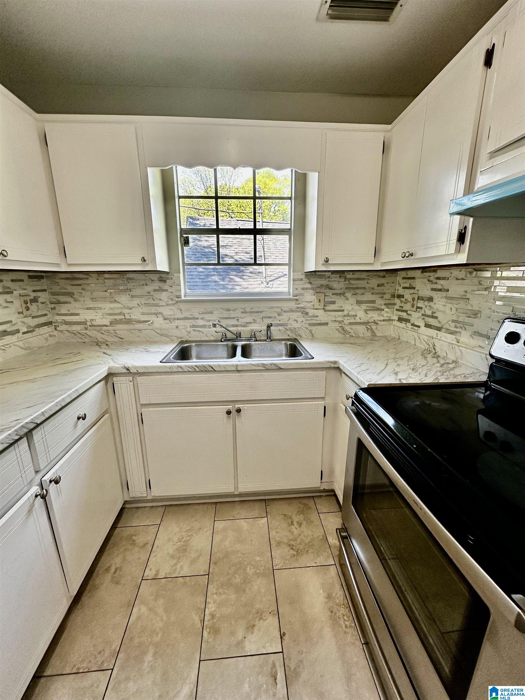 761 Crowne Road Birmingham, AL 35224 - Photo 10 of 28