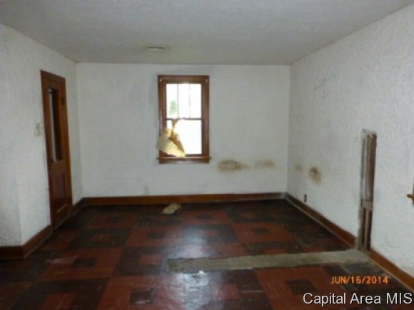 3109 East Division Street Springfield, IL 62702 - Photo 3 of 10 Gallery Image 3
