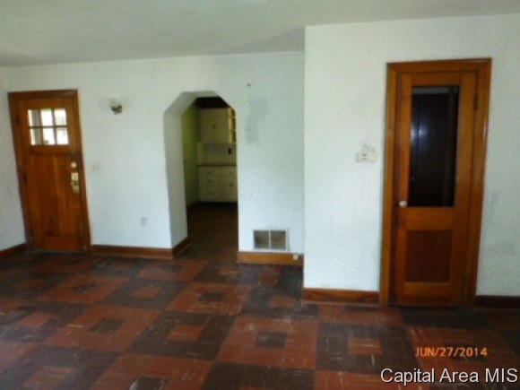 3109 East Division Street Springfield, IL 62702 - Photo 4 of 10 Gallery Image 4
