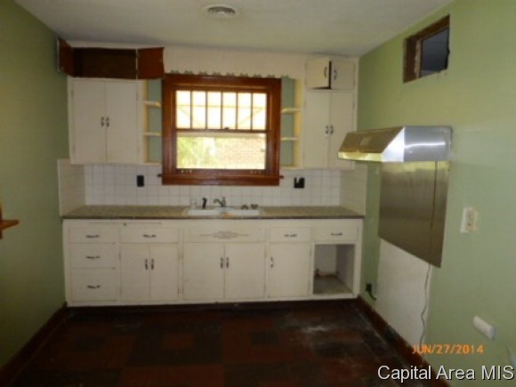 3109 East Division Street Springfield, IL 62702 - Photo 6 of 10 Gallery Image 6
