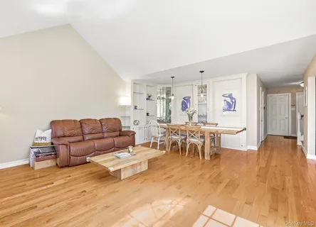 $719,000 | 1004 Kensington Way, Mount Kisco, NY 10549