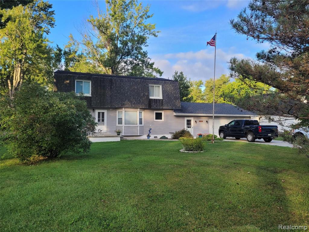 48722 Sugarbush Road Chesterfield, MI 48047 - Photo 1 of 41