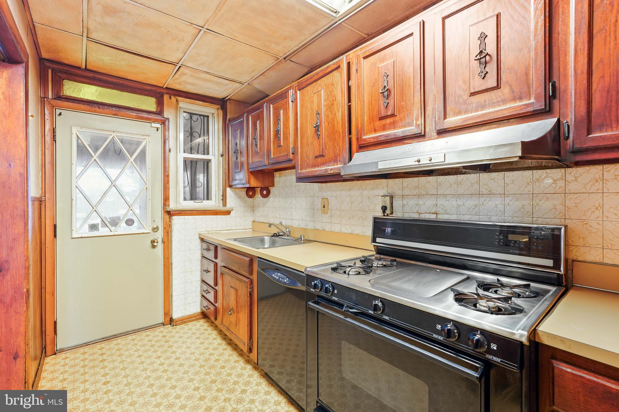 46 Allison Street Northeast Washington, DC 20011 - Photo 9 of 25