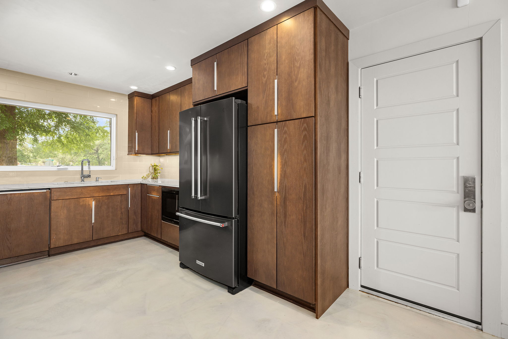 12907 Springvale Drive Austin, TX 78729 - Photo 13 of 36