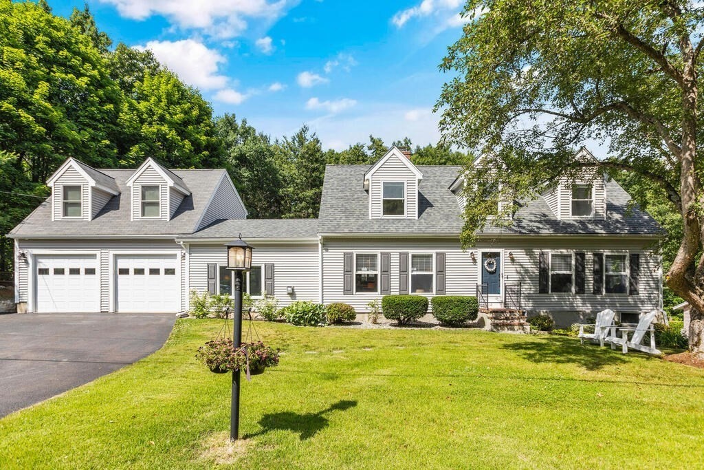 12 Cherokee Road Acton, MA 01720 - Photo 3 of 42 Gallery Image 3