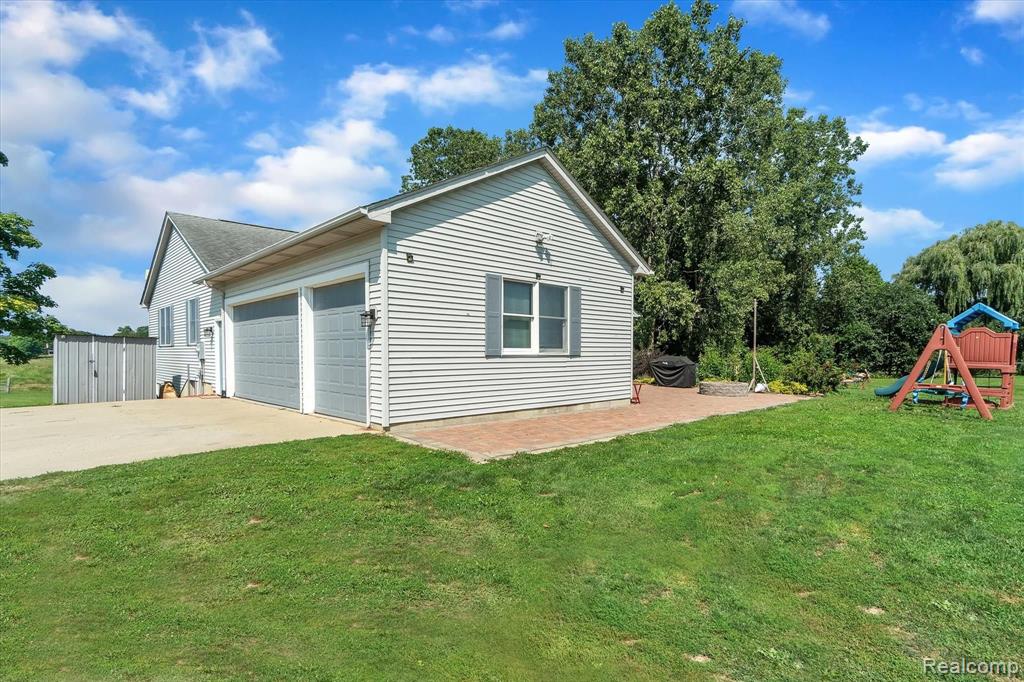 14458 Pierce Road Byron, MI 48418 - Photo 3 of 61