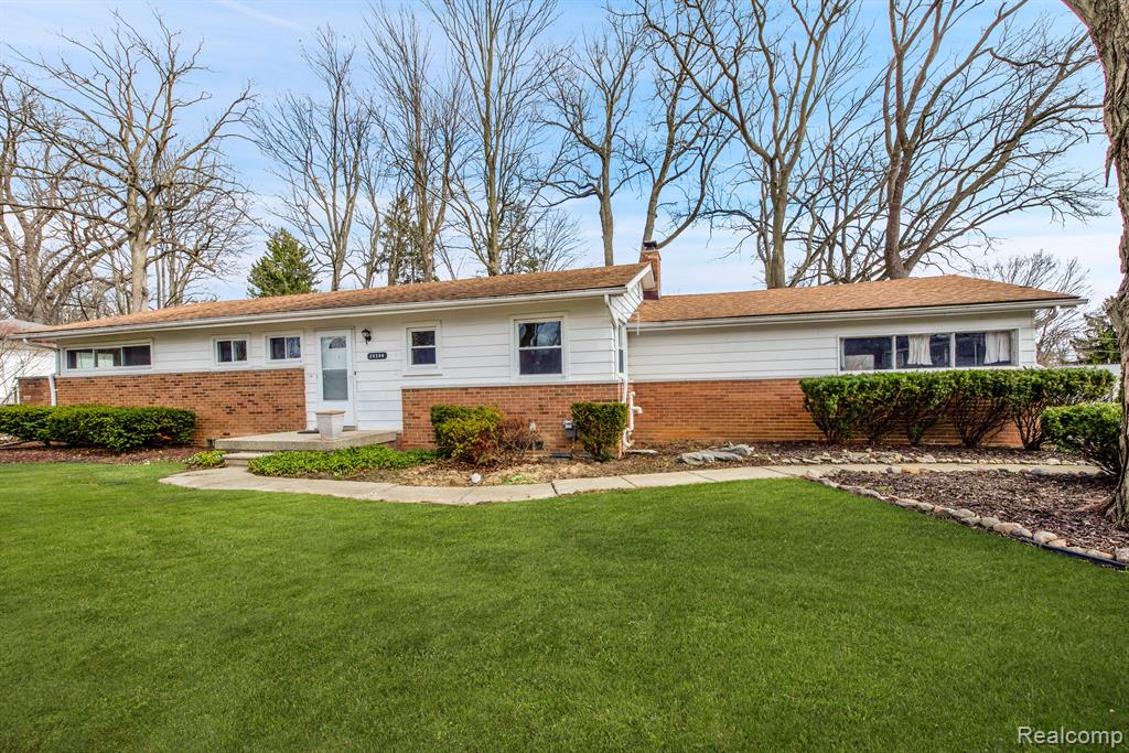 28390 New Castle Road Farmington, MI 48331 - Photo 3 of 37