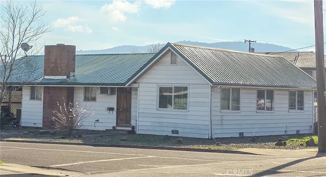 $215,000 | 207 Rose Lane, Yreka, CA 96097