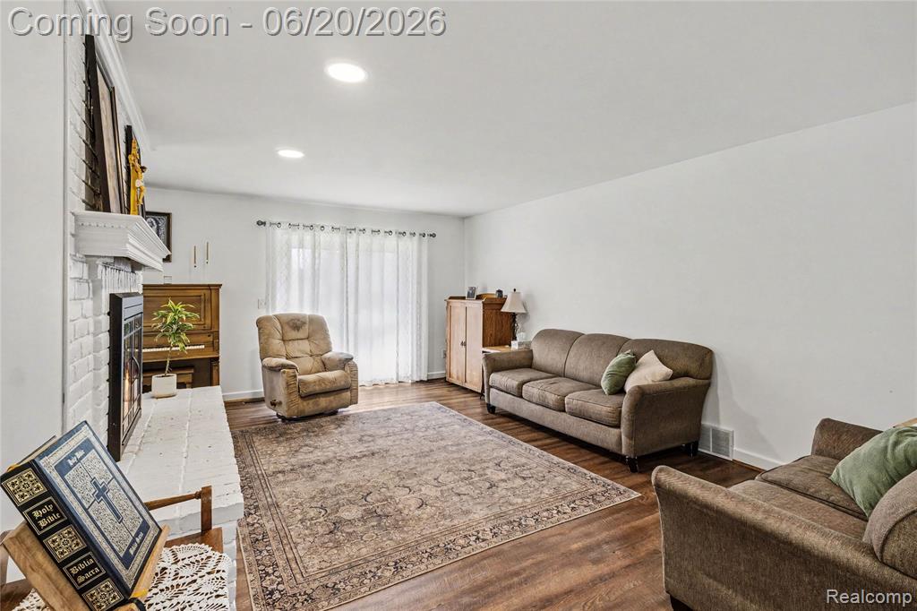 5465 South Lake George Road Metamora, MI 48455 - Photo 9 of 76