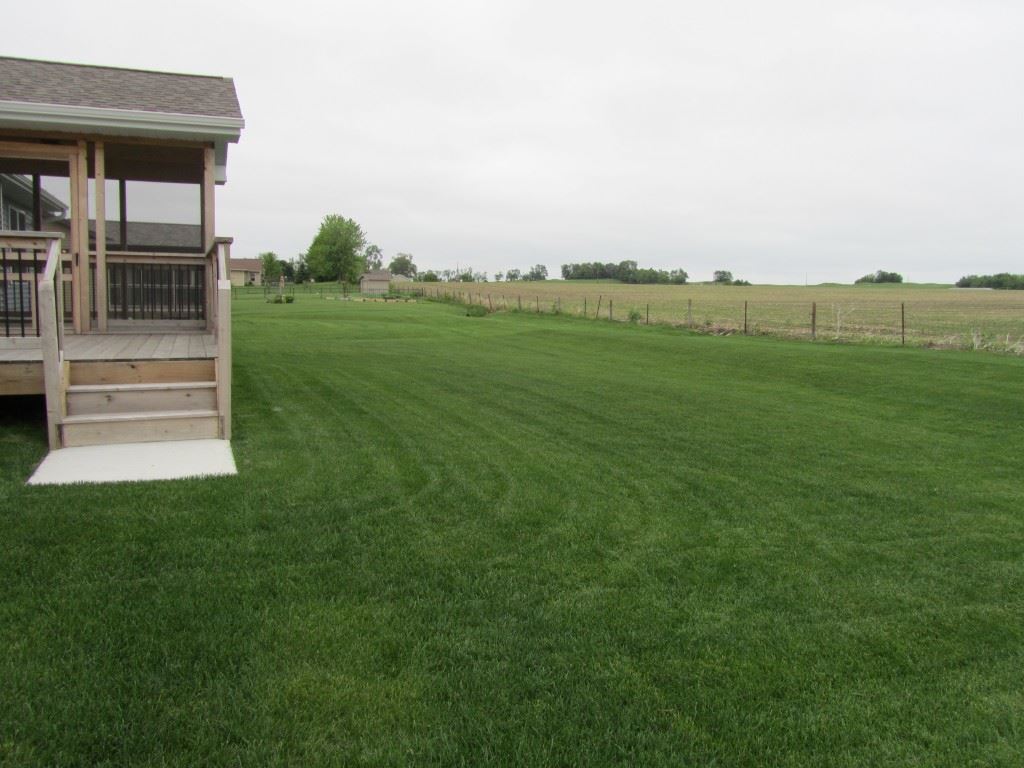 908 Wood Lily Road Solon, IA 52333 - Photo 2 of 25 Gallery Image 2