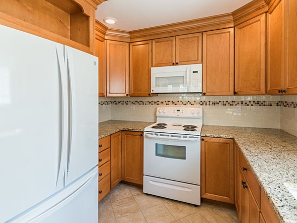 39 Woods Road Belmont, MA 02478 - Photo 11 of 25 Gallery Image 11