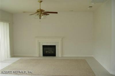 207 Snake Road Green Cove Springs, FL 32043 - Photo 4 of 6 LIVING ROOM