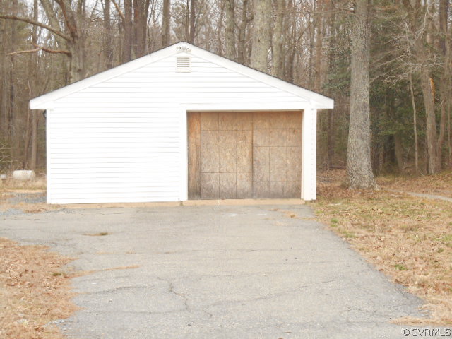 8361 Strath Road Richmond, VA 23231 - Photo 12 of 17