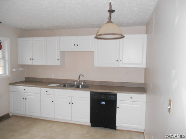 8361 Strath Road Richmond, VA 23231 - Photo 3 of 17