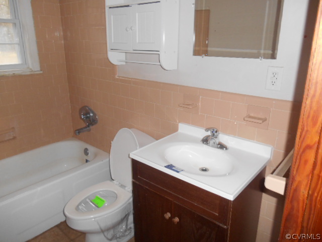 8361 Strath Road Richmond, VA 23231 - Photo 10 of 17