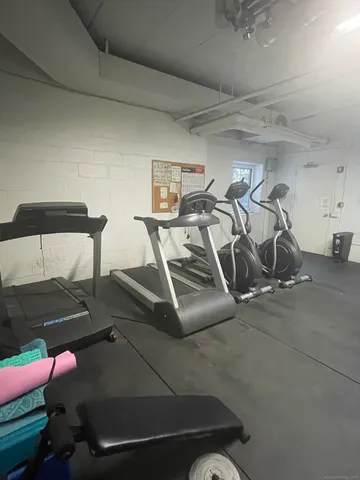 $2,100 | 27 Northill Street, Unit 3P, Stamford, CT 06907