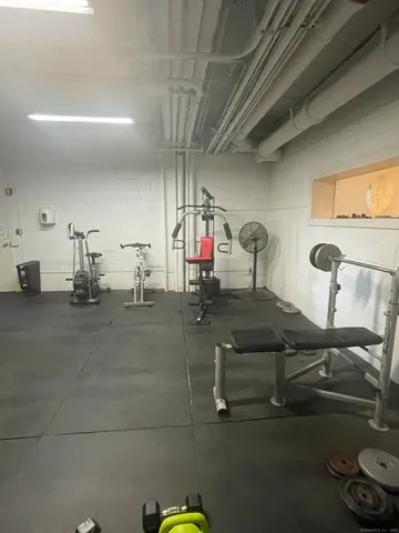 $2,100 | 27 Northill Street, Unit 3P, Stamford, CT 06907