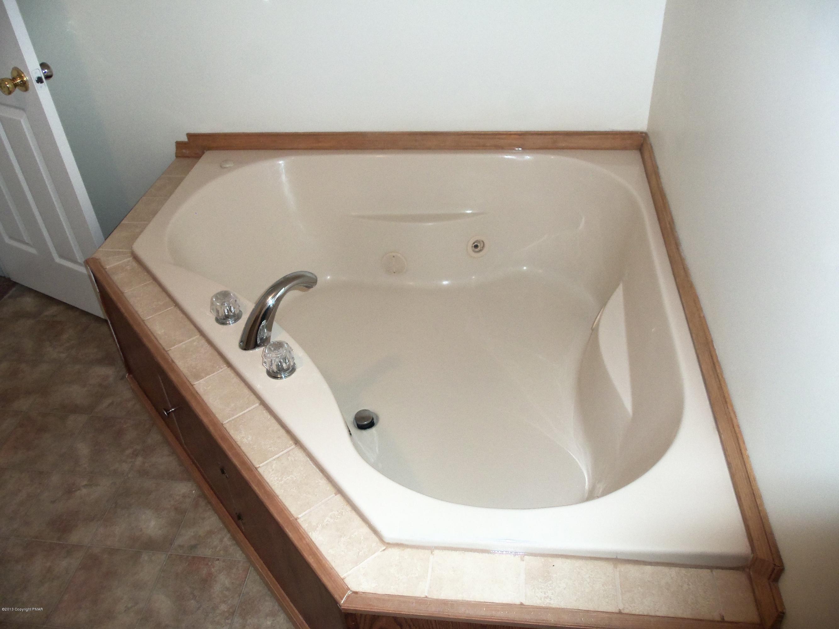 4153 Romeo Road Tobyhanna, PA 18466 - Photo 41 of 41 a bathroom with a tub