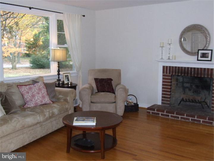 564 Rutgers Avenue Swarthmore, PA 19081 - Photo 2 of 21 Living Room