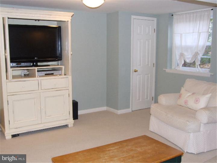 564 Rutgers Avenue Swarthmore, PA 19081 - Photo 13 of 21 Family Room