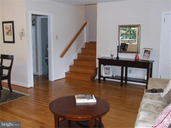 564 Rutgers Avenue Swarthmore, PA 19081 - Photo 4 of 21 Living Room