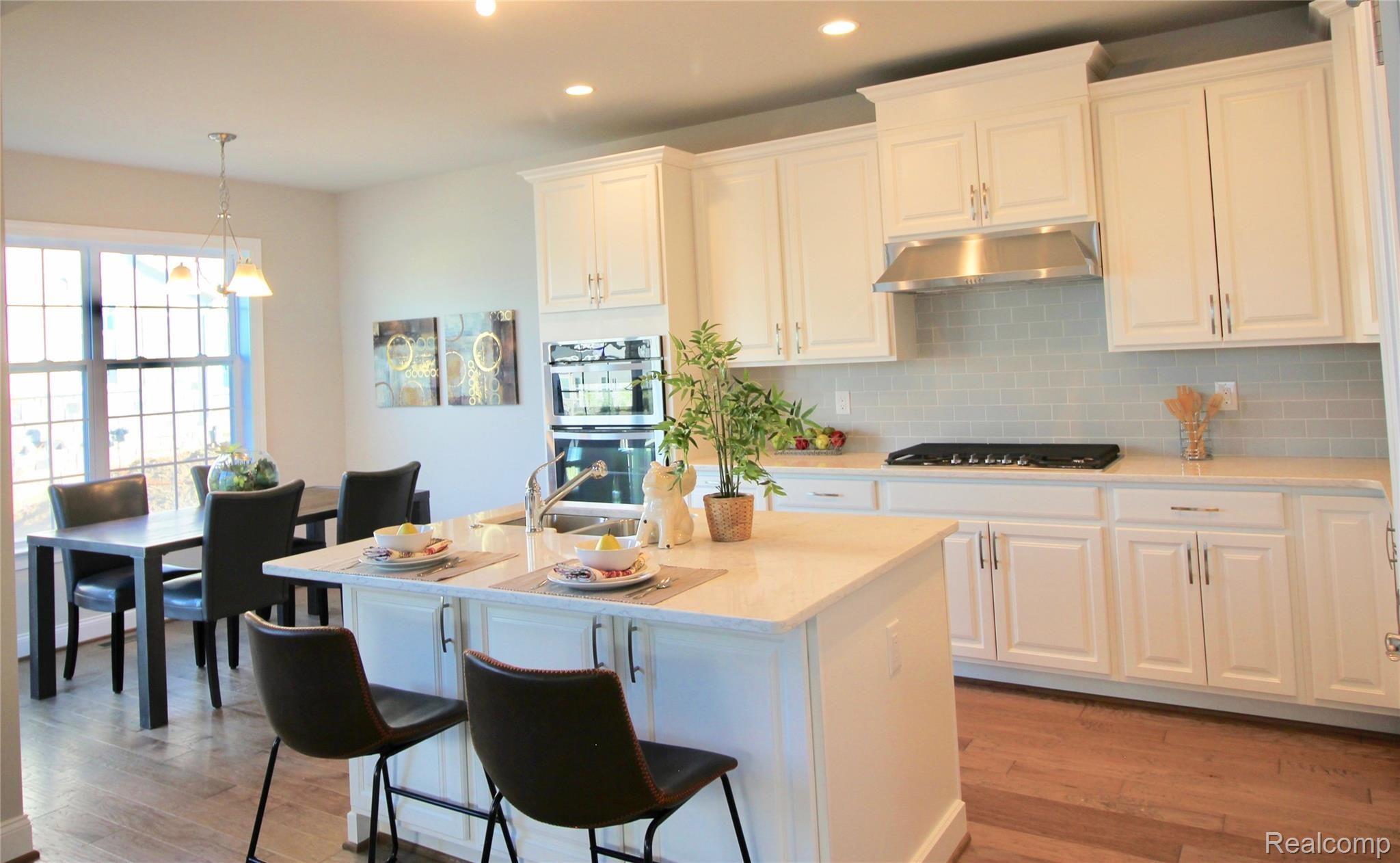 42925 Cardinal Way, Unit 76 Novi, MI 48375 - Photo 6 of 24 IMG_2206.jpg