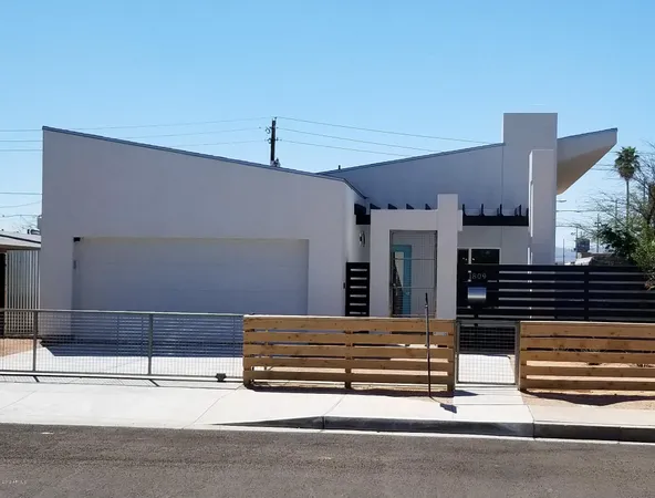 $1,590,000 | 1825 East Adams Street, Phoenix, AZ 85034