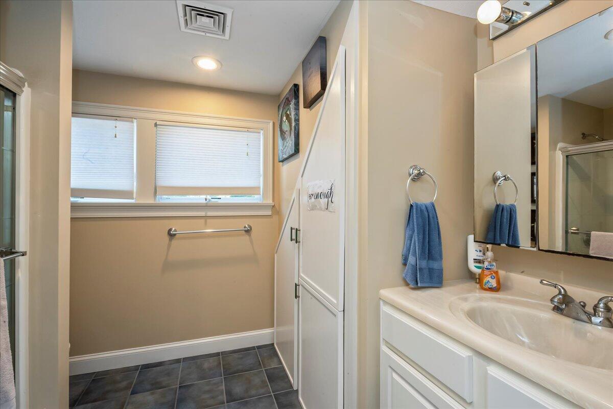 124 Seapit Road East Falmouth, MA 02536 - Photo 24 of 48 Bathroom